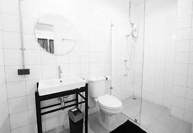 Flat White Cafe x Poshtel