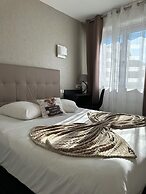 Square Hotel