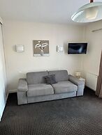 Square Hotel