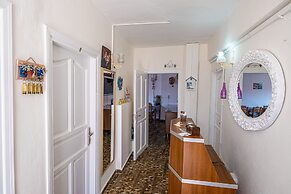 Bozcaada Lara Butik Hotel