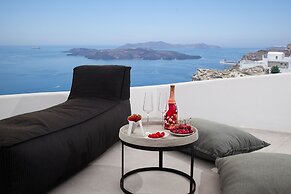 Amity Suites - Adults Only