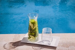 Amity Suites - Adults Only