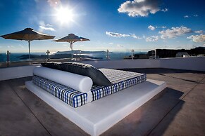 Amity Suites - Adults Only