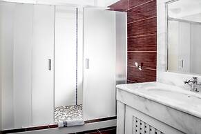 Amity Suites - Adults Only