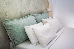 Amity Suites - Adults Only