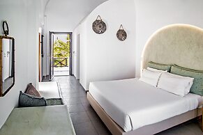 Amity Suites - Adults Only