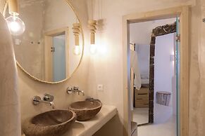 Aperto Suites - Adults Only