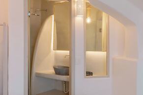 Aperto Suites - Adults Only