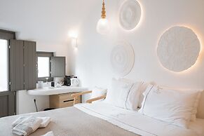 Aperto Suites - Adults Only