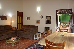 Manel Guesthouse