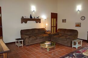 Manel Guesthouse