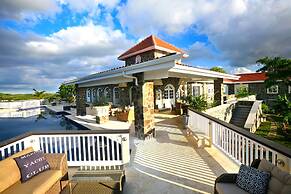 Villa Atlantis