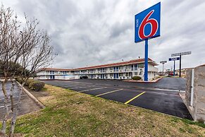 Motel 6 North Richland Hills, TX