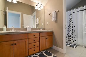 Seattle Vacation Home: Off The Wall