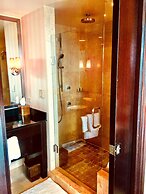 De Soleil Hotel on Ocean Drive