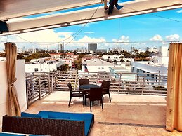 De Soleil Hotel on Ocean Drive