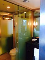 De Soleil Hotel on Ocean Drive