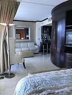 De Soleil Hotel on Ocean Drive