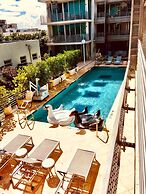 De Soleil Hotel on Ocean Drive