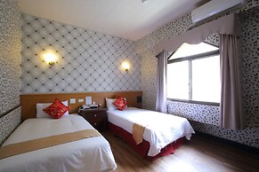 Chiayi Crown Hotel