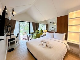 Chiangkhan River Green Hill