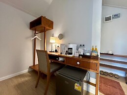 Chiangkhan River Green Hill