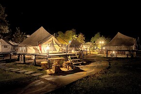 Chiangkhan River Green Hill