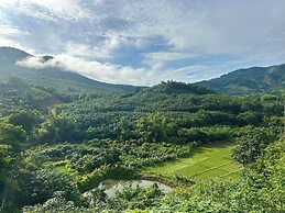 Chiangkhan River Green Hill