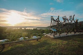 Chiangkhan River Green Hill