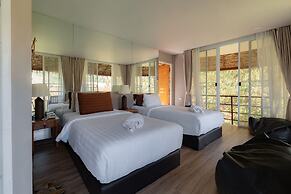 Chiangkhan River Green Hill