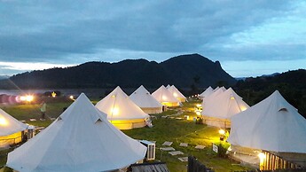 Chiangkhan River Green Hill