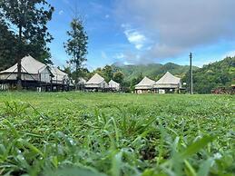 Chiangkhan River Green Hill