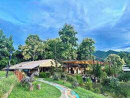 Chiangkhan River Green Hill