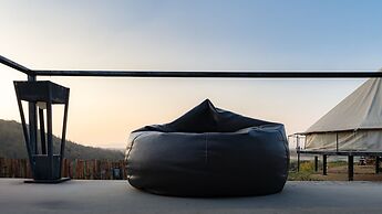 Chiangkhan River Green Hill