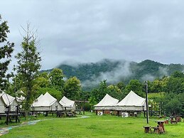 Chiangkhan River Green Hill