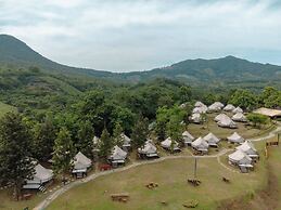 Chiangkhan River Green Hill