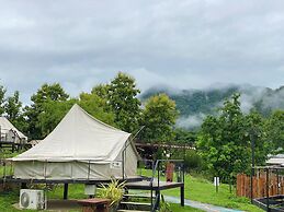 Chiangkhan River Green Hill