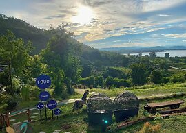Chiangkhan River Green Hill