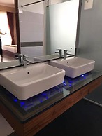 Royal Airstrip Hotel