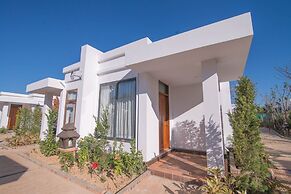 Royal Airstrip Hotel