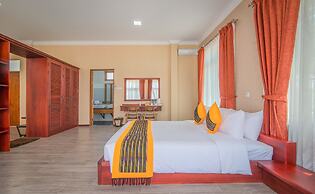 Royal Airstrip Hotel