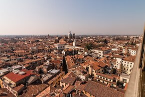 Padova Tower City & Hills View Libeccio