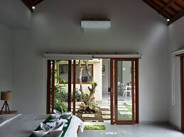 Sunshoot Villa Sandat