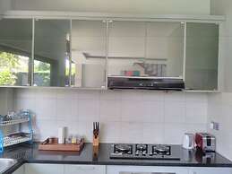 Sunshoot Villa Sandat