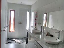 Sunshoot Villa Sandat