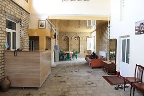 Payraviy Guest House - Hostel