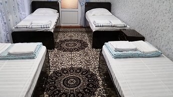 Payraviy Guest House - Hostel