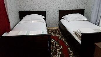 Payraviy Guest House - Hostel