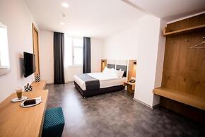 Ingate Hotel & Cafe