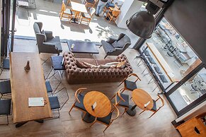Ingate Hotel & Cafe